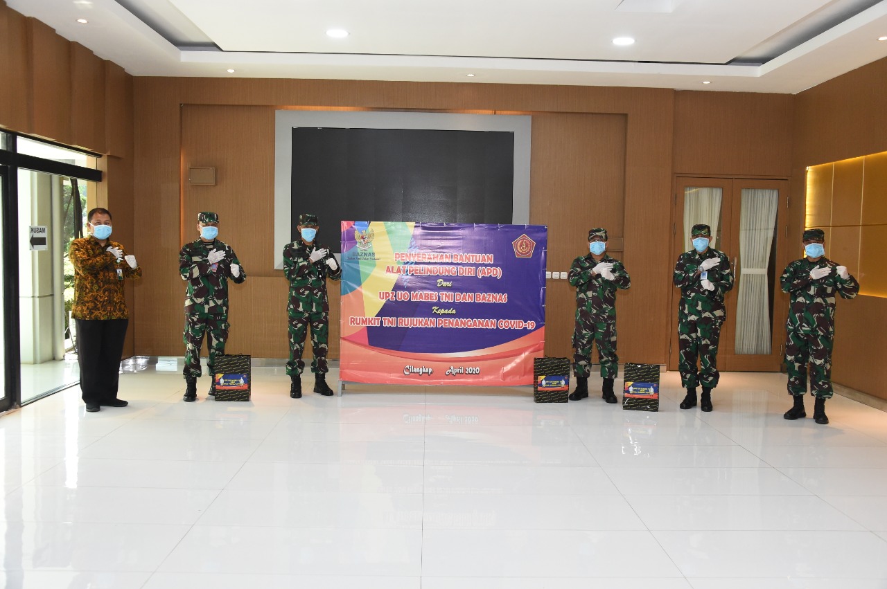 BAZNAS Distribusikan APD ke RS TNI Rujukan Penanganan Covid-19