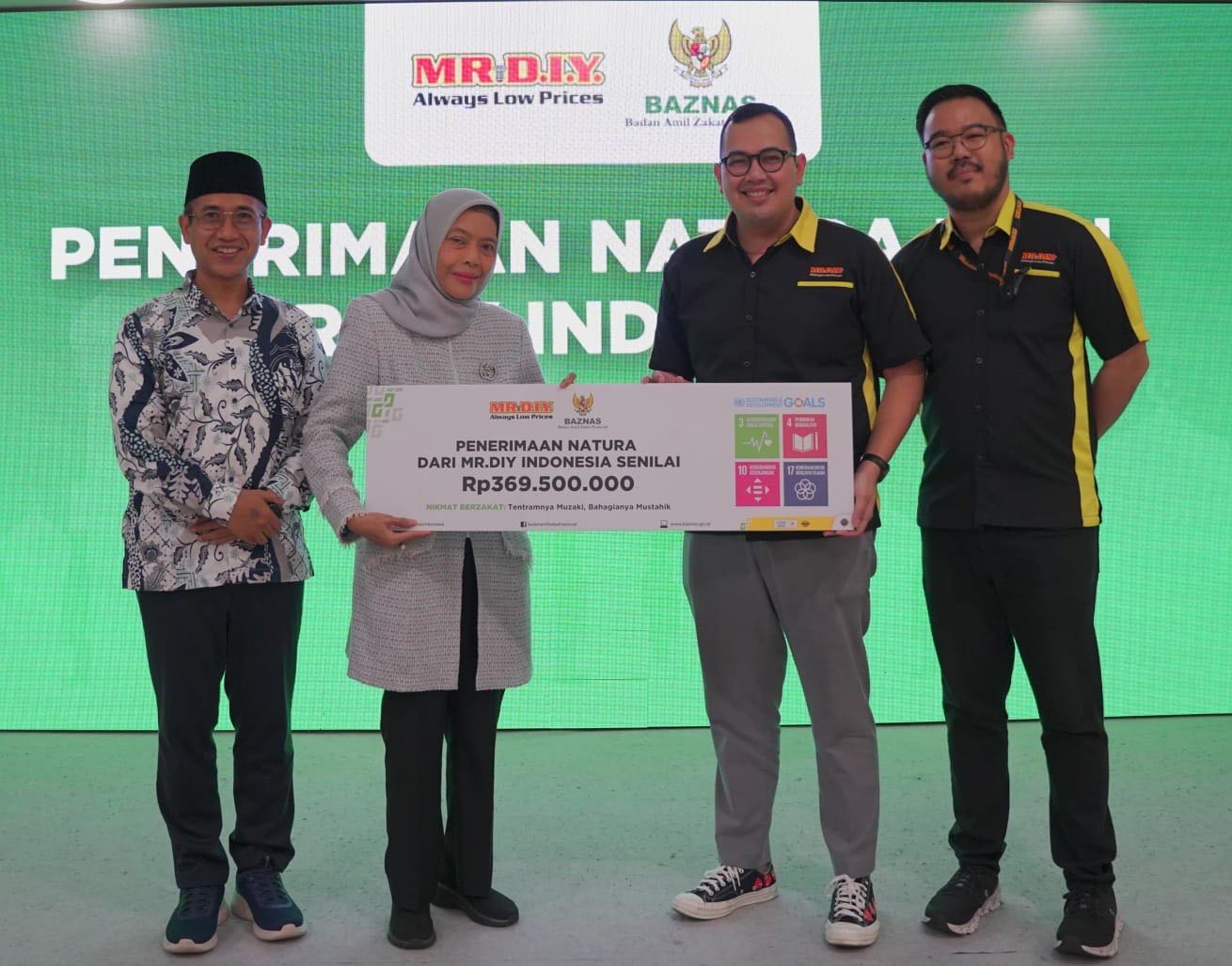 Berkah Ramadan, BAZNAS Bersama MR. DIY Indonesia Salurkan Bantuan Natura Senilai Rp369 Juta