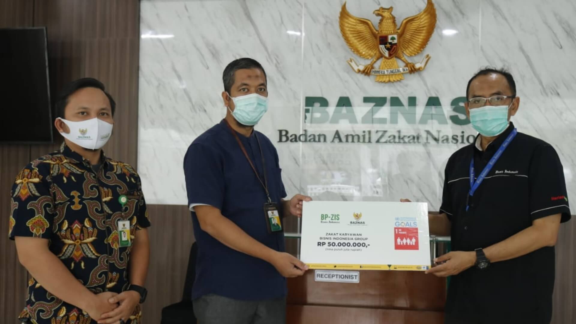 Bisnis Indonesia Group Salurkan Zakat melalui BAZNAS