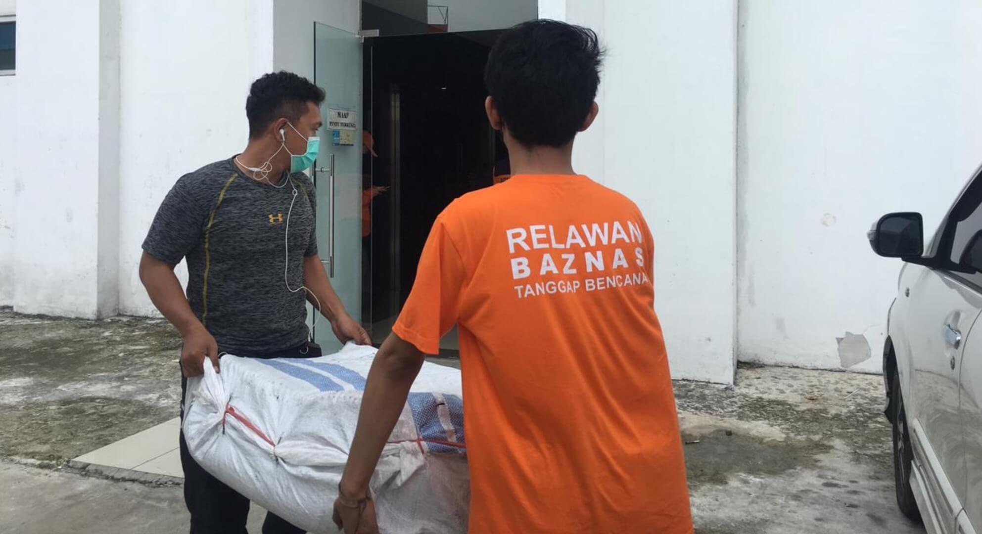 BAZNAS Salurkan Bantuan Logistik untuk Pasien Isolasi Covid-19 di Jakarta