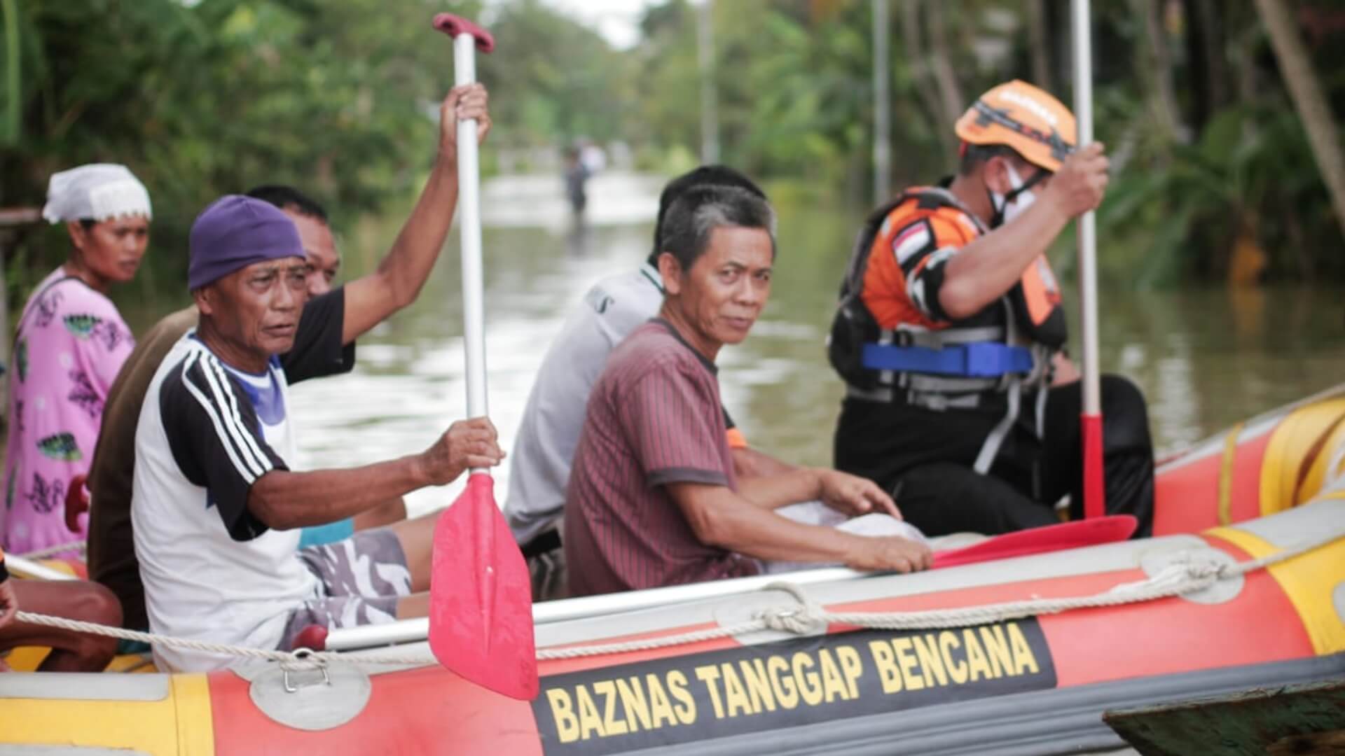 BAZNAS Bantu Korban Banjir Cilacap